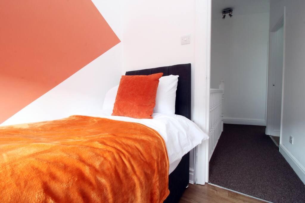 Holiday House For 7 Guests, Free Wi-Fi & Self Check-In Explore Newport Villa Exterior photo
