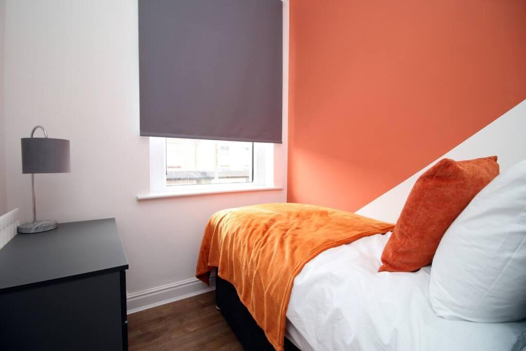 Holiday House For 7 Guests, Free Wi-Fi & Self Check-In Explore Newport Villa Exterior photo